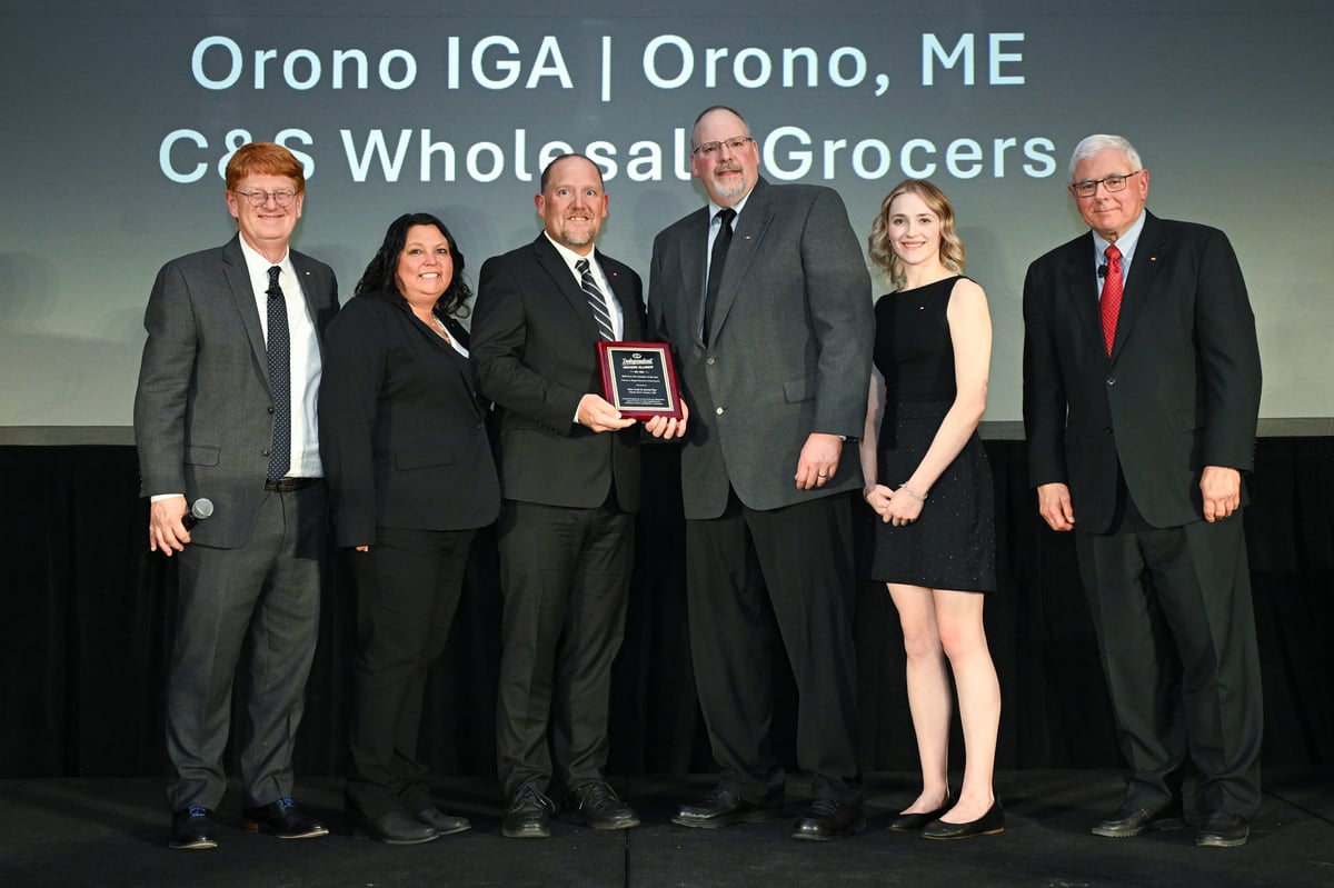 John Ross, Amy and Bob Craft, David Pike and his daughter, Mark Batenic